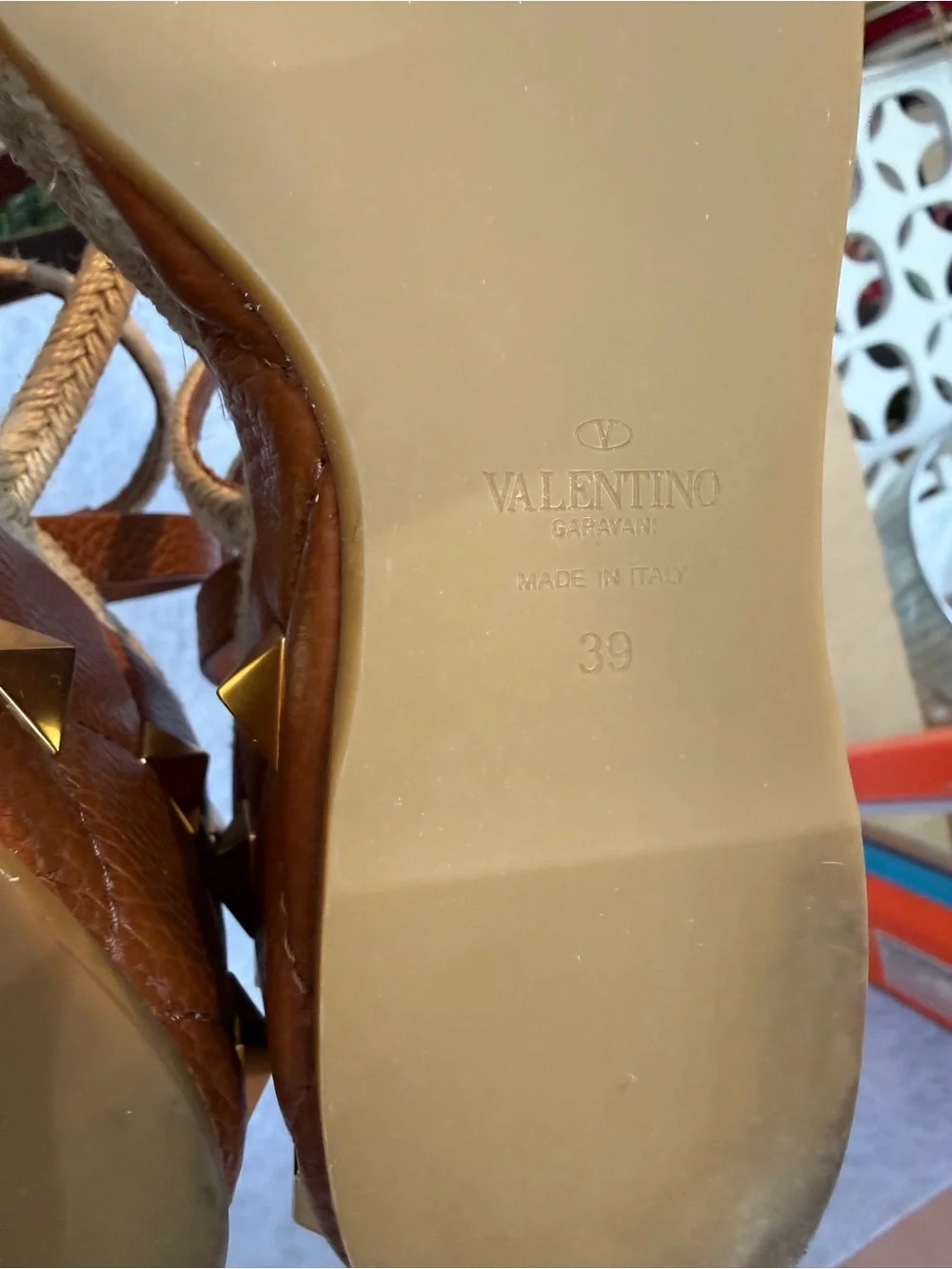 •4 Valentino Garvani Roman Stud Quilted Wedge Espadrille Sandals 39
